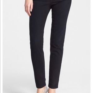 VINCE. NEW. Mason Jeans. Black.